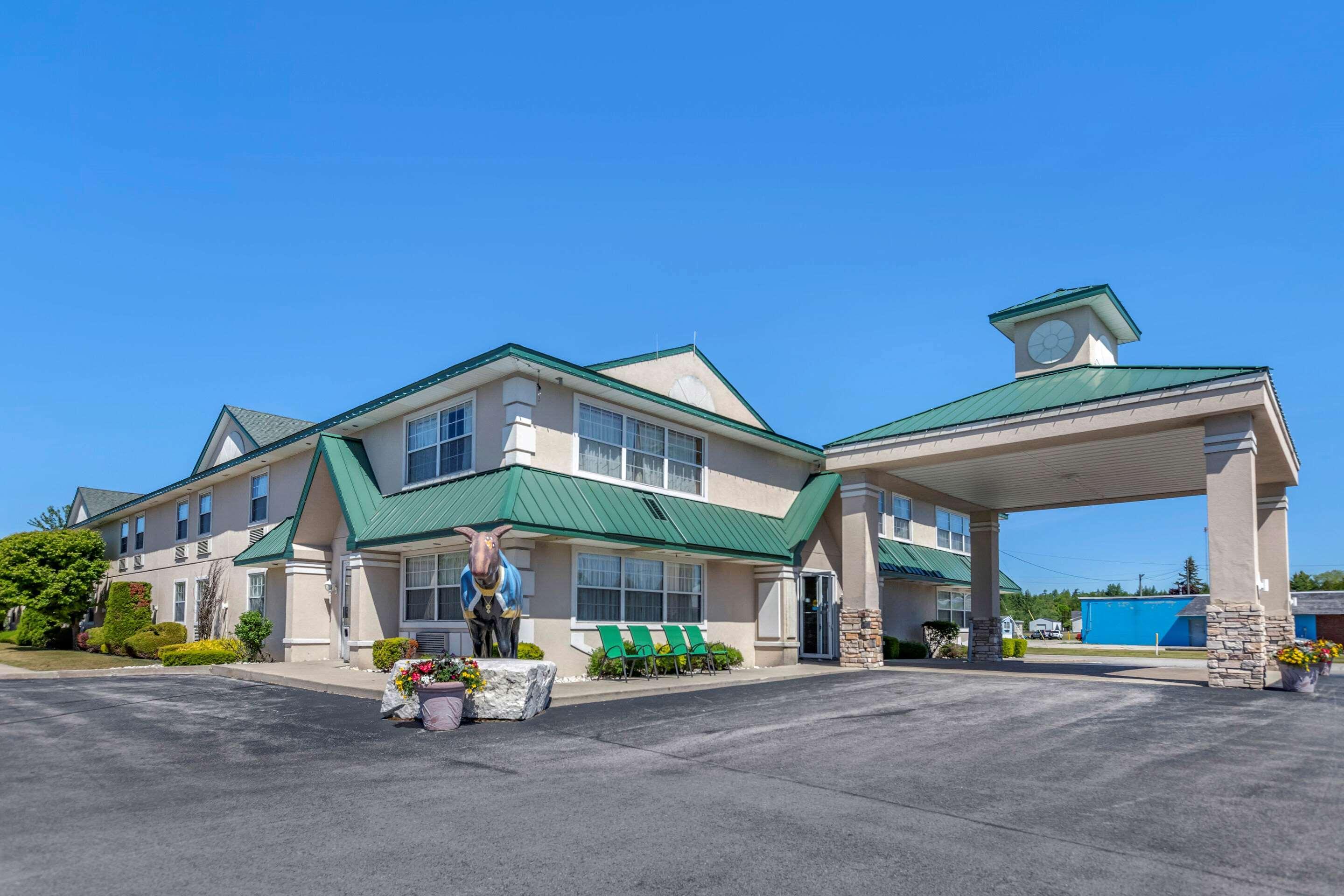 Quality Inn & Suites Manistique Eksteriør billede